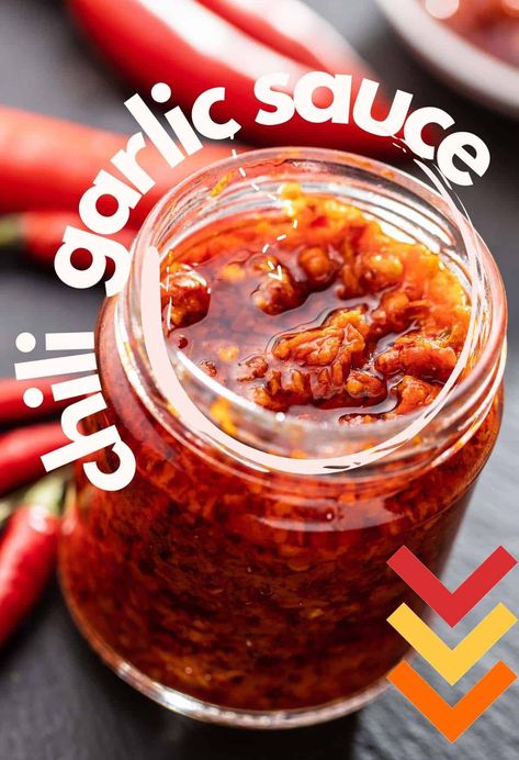 Asian Chili Sauce Recipes, Chinese Chili Garlic Sauce, Chinese Chilli Garlic Sauce, Spicy Red Pepper Sauce, Diy Chili Sauce, Asian Garlic Chili Sauce, Chinese Spicy Garlic Sauce, How To Make Chili Garlic Sauce, Garlic Chilli Sauce Recipe