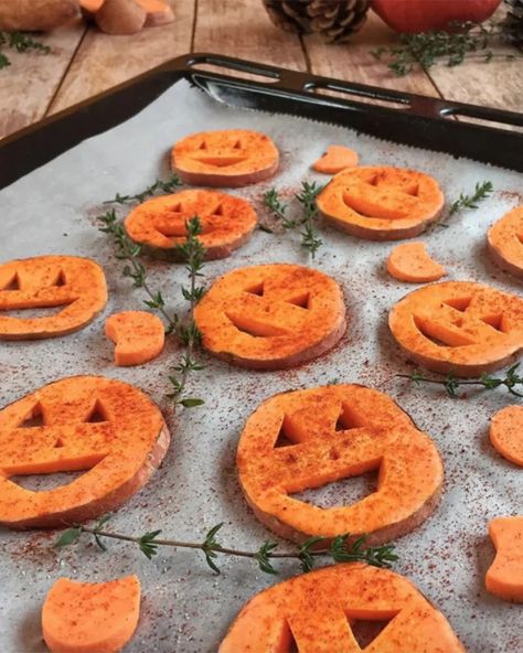 20 recettes originales à faire pour Halloween - Marie Claire Kazakhstan Food, Halloween Reception, Snack Halloween, Plat Halloween, Halloween Food Dinner, Bricolage Halloween, Spooky Food, Halloween Food Treats, Fun Halloween Food