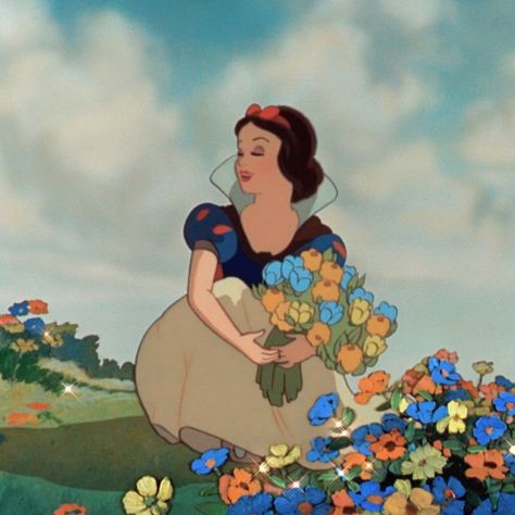 Old Disney, Old Disney Movies, Disney Princess Movies, Princess Movies, Snow White Disney, Disney Icons, Snow White And The Seven Dwarfs, 캐릭터 드로잉, Pinturas Disney