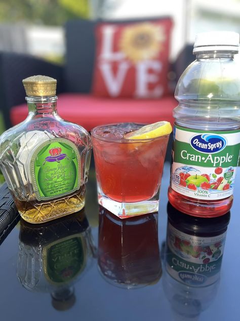 Sp Drinks - Washington Apple 🍎 Crown Royal Apple Apple... Crown Recipes Drinks, Apple Crown Royal Drinks, Crown Royal Recipes, Crown Royal Apple, Crown Apple, Crown Royal Drinks, Apple Schnapps, Washington Apple, Peach Drinks