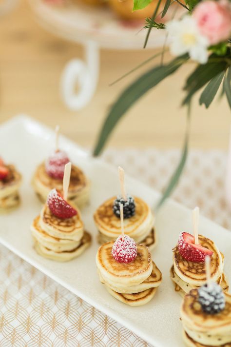 Groovy Brunch Ideas, Elegant Bridal Brunch, Breakfast Bridal Shower Food, Engagement Party Ideas Food, Fairytale Brunch, Bridal Shower Ideas Champagne, November Bridal Shower Ideas, Brunch And Bubbly Bridal Shower Ideas, Bridal Shower Brunch Food Ideas