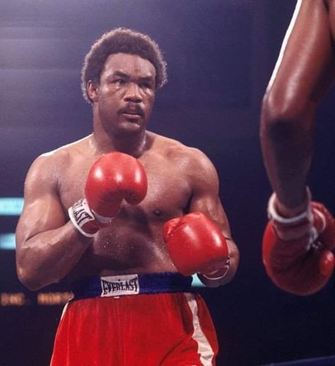 George Foreman Foto No Cinema, George Foreman Boxing, American Boxer, George Foreman Grill, Boxing Images, Trolls 3, Heavyweight Boxing, Boxing History, Street Fighter Art