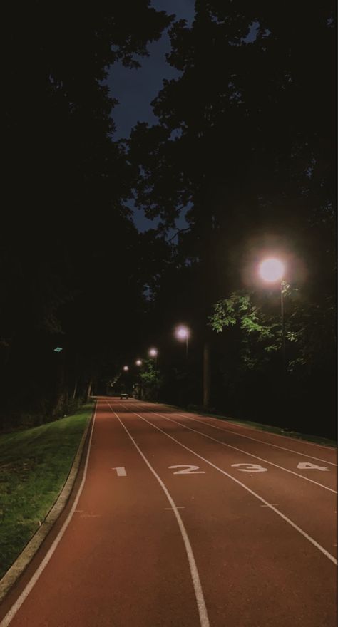 Track Asthetic Wallpaper, Running Asethic Wallpaper, Aesthetic Track Wallpaper, Track Astetics, Dark Running Aesthetic, Track Aesthetic Wallpaper, Track Asthetic Picture, Nike Running Photography, Running Aesthetic Dark