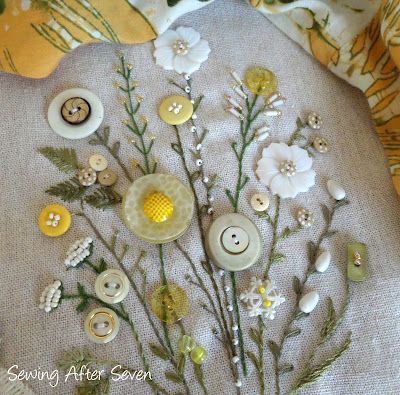 Patchwork, Couture, Flower Button Embroidery, Embroidery With Buttons Ideas, Vintage Buttons Crafts, Buttons Embroidery, Button Embroidery, Candied Fruits, Button Creations