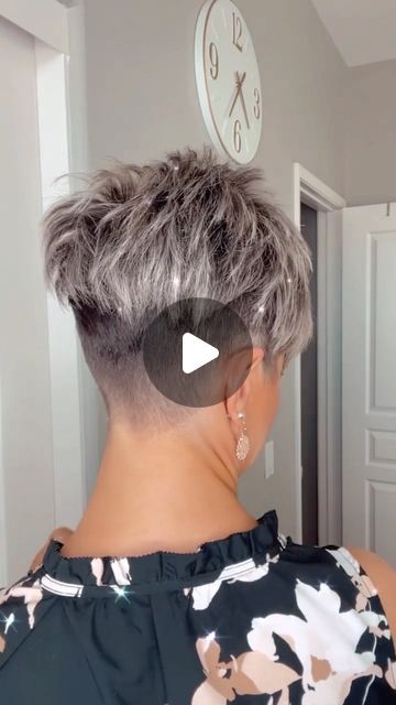 Layered Haircuts Short Hair, Shaved Pixie Cut, Pixie Hair Color, Kort Pixie, Shaved Pixie, Short Spiked Hair, Undercut Hairstyles Women, Answer Me, Shaved Hair Cuts