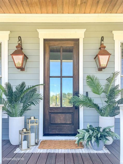 Farmhouse Porch Door, Cream House Porch Color, Coastal Planters Front Porches, Florida Front Door Decor, Coastal Inspired Home Exterior, Front Door Ideas Beach House, Front Doors Beach House, Beachy Back Porch Ideas, California Casual Front Porch