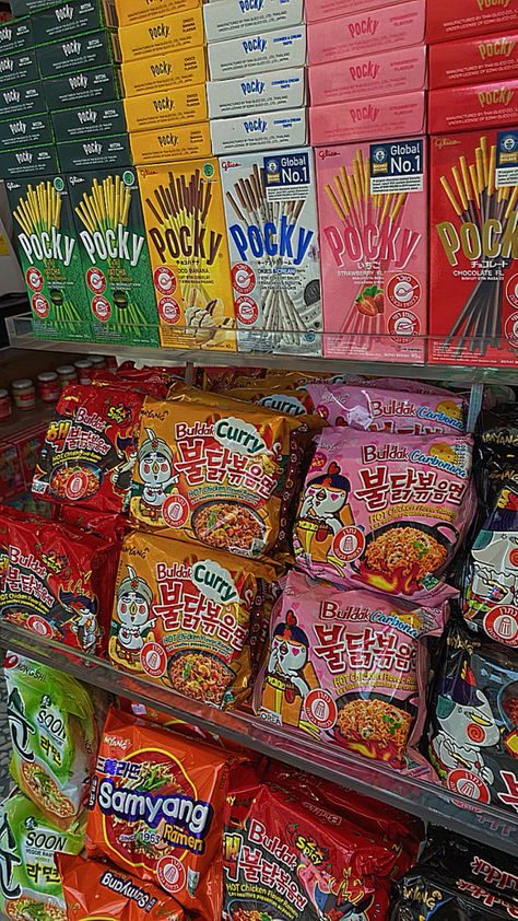 i just like pocky Japanese Stuff Aesthetic, Japanese Street Foods, Aesthetic Junk Food, Pocky Aesthetic, South Korean Food, Cibo Asiatico, Korean Snacks, Asian Snacks, Junk Food Snacks