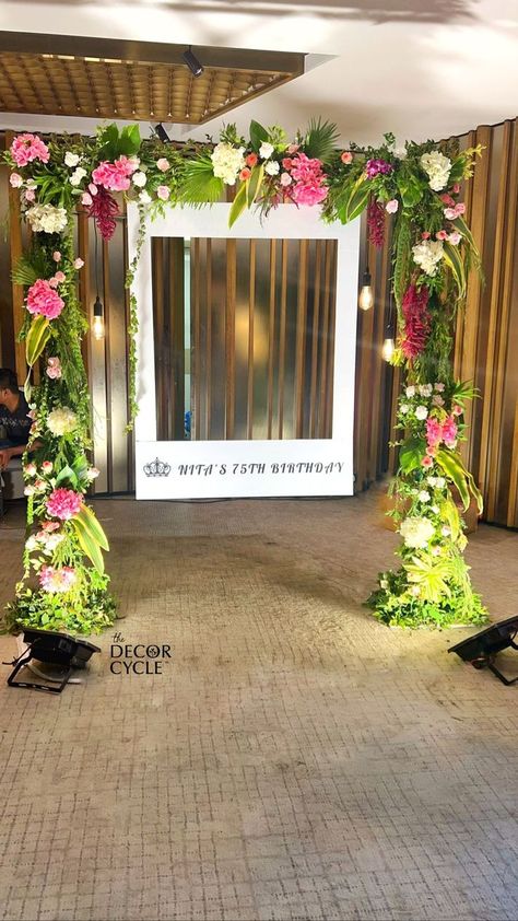 Selfie Decoration Ideas, Photobooth Decor, 75th Birthday Decorations, Indian Wedding Garland, Reception Stage Decor, Leaves Decoration, Birthday Decorations At Home, Bride Entry, Garland Wedding Decor