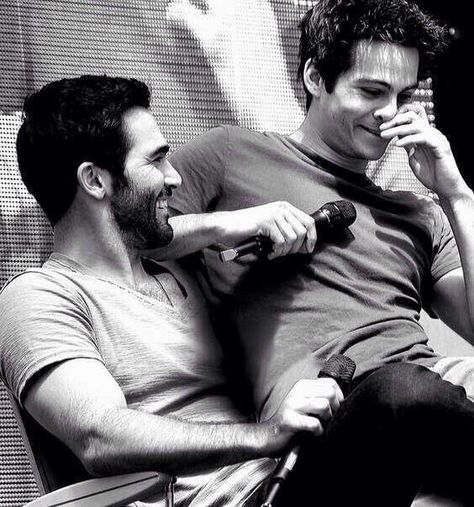 <3 <3 <3 <3 <3 i ship it... Teen Wolf Cast, Teen Wolf Stiles, Derek Teen Wolf, Stiles Derek, Teen Wolf Derek, Teen Wolf Ships, Teen Wolf Dylan, Derek Hale