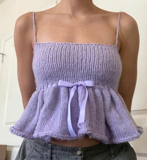 Babydoll Top Outfit, Knitted Camisole, Streetwear 2023, Tube Top Outfits, Bow Crop Tops, Breezy Style, Knit Top Patterns, Crochet Tank Tops, Vest Tops