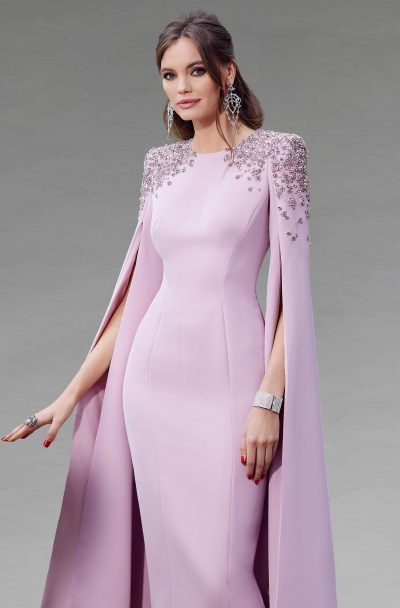 Dress With Dramatic Sleeves, Short Fitted Dress, Dramatic Sleeves, Dinner Dress Classy, Outfits Dress, Stunning Prom Dresses, Elegant Dresses Classy, Hour Glass, فستان سهرة