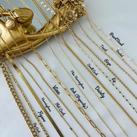 Unisex Gold Chain Design, Types Of Chain Necklaces, Beads Chains Designs, Small Chains Gold, Types Of Gold Chains, Layered Gold Chains, Layering Necklaces Gold, Gold Chain Women, Letter Necklace Initials
