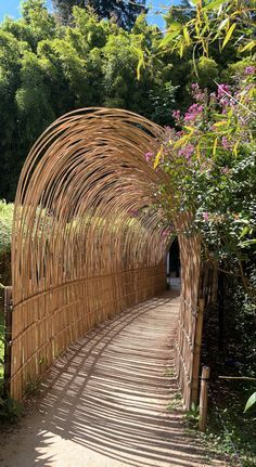 Planet Diy, Flowers Farm, Outdoor Restaurant Design, Sustainable Flowers, Bamboo House Design, Resort Architecture, Bamboo Architecture, Flowers Tulips, Desain Lanskap