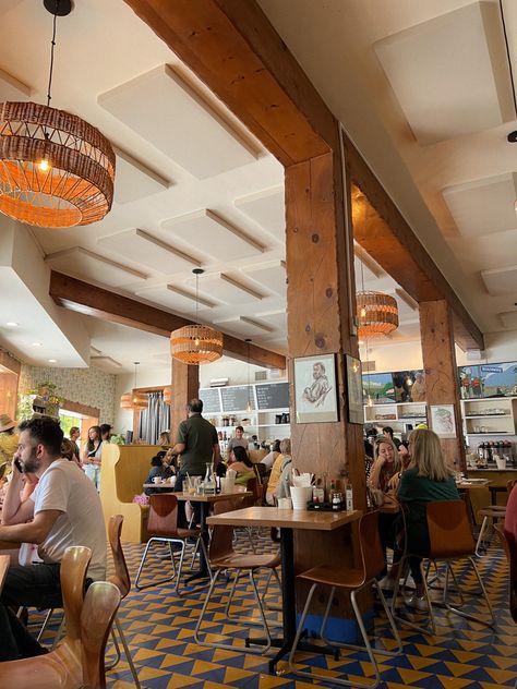 Los Angeles, Harry Styles Beachwood Cafe, Beachwood Cafe Aesthetic, Beachwood Cafe Harry Styles, 2023 Aesthetics, Beachwood Cafe, Los Angeles Coffee Shop, La Things To Do, American Cafe