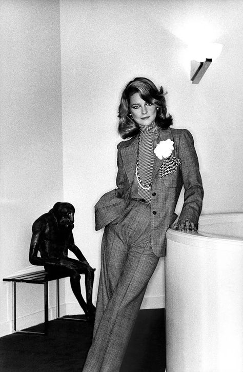 Georgy Girl, Style Androgyne, Androgynous Women, 60s Women, Charlotte Rampling, Vogue Us, Androgynous Fashion, Young Designers, 1970s Fashion