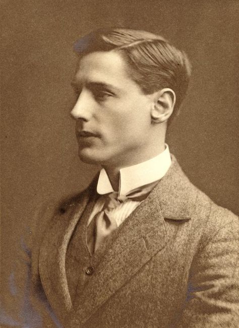 Random Old Photos, Vintage Man Photography, Vintage Photos Of Men, Handsome Historical Men, 1910s Mens Hair, Edwardian Fashion Men, 1910s Photography, 1910s Mens Fashion, Edwardian Man