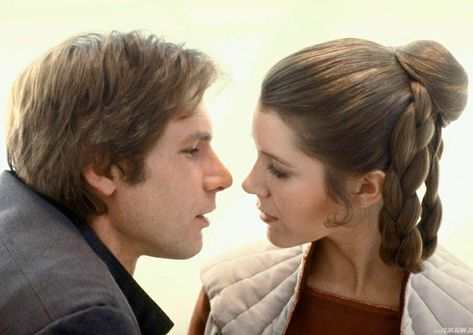 Han and Leia ♥️ Han Solo Leia, Movie Franchises, 90s Couples, I Stand Alone, Star Wars Couples, Luke Leia, Memes Pt, Anakin And Padme, Han And Leia