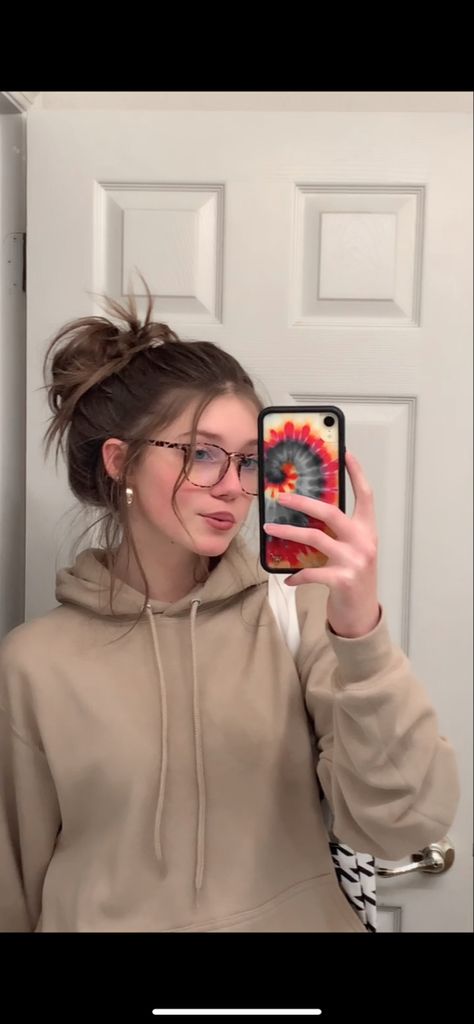 beige, brown, messy bun, glasses Eden, Gold