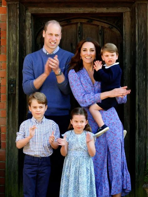 Kate Middleton Pregnant, Kate Middleton Family, Princesa Charlotte, Health Workers, Middleton Family, Reina Isabel Ii, Outfits 2020, Isabel Ii, Duchess Catherine