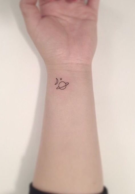 Get the look, without the commitment Small Simple Star Tattoos, Cute Space Tattoos, Miniature Tattoos, 33 Tattoo, Tato Jari, Pola Tato, Tato Henna, Petit Tattoo, Planet Tattoos