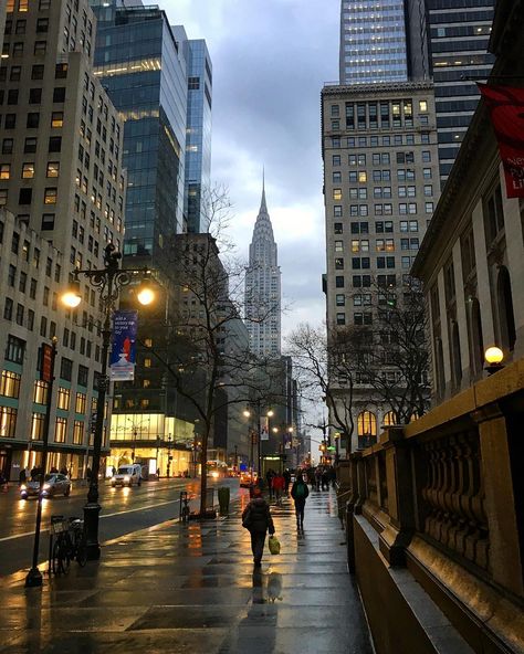 Gloomy morning yesterday along 42nd Street by the New York Public Library. #42ndstreet #bryantpark #nypl #newyorkpubliclibrary #chryslerbuilding #manhattan #newyork #nyc #newyorkcity #seeyourcity #nycprimeshot #newyork_ig #newyork_world #newyork_instagram #instagramnyc #instagram_nyc #loves_nyc #icapture_nyc #wildnewyork #what_i_saw_in_nyc #thenewyorklifeinc #colorofnyc #colorofnewyork #ig_nycity #ptk_streetview #ig_shutterbugs #ig_great_shots_nyc City Photography, Christophe Jacrot, Gloomy Morning, 42nd Street, Chrysler Building, New York Life, Nova York, Dream City, Concrete Jungle