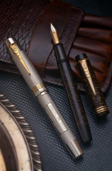 Pen Designs, Luxury Fountain, Expensive Pens, Vintage Pens, Luxury Pens, Fine Writing Instruments, Writing Utensils, Pen Design, Beautiful Pen