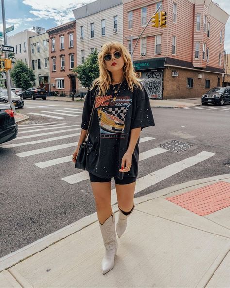 Grunge Outfits For Summer, Grunge Fashion Aesthetic, Concert Outfit Rock, Satin Slip Skirt, Mom Jeans Style, Dresses With Cowboy Boots, Denim Shorts Belt, Outfits For Summer, Miller High Life