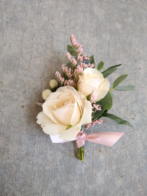 White majolica spray roses, blush tinted caspian, white hypericum berries, gunni eucalyptus boutonniere //Celebration Flair Boutonniere Pink And White, Blush And White Corsage, Pale Pink Boutonniere, Blush White Boutonniere, Pink White Boutonniere, Blush Boutonniere Groomsmen, Sage And Blush Boutonniere, Faux Flower Boutonniere Diy, Blush Corsage And Boutonniere