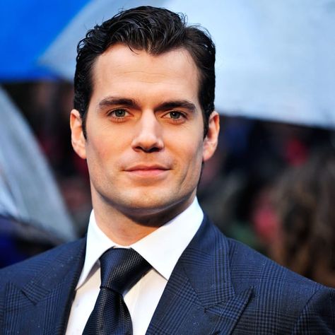 17 Times Your Lover Henry Cavill Was Exactly Where He Was Supposed To Be Superman, Henry Cavill, Jawline Men, Superman Henry Cavill, Romantic Holiday, Ideal Man, What Type, The Flash, Flash