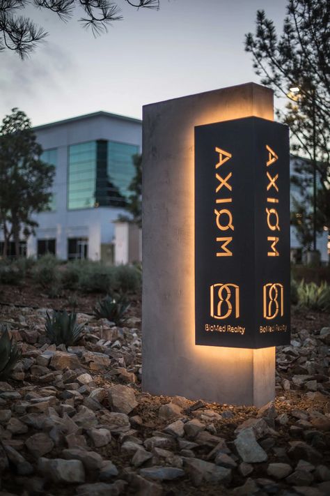 External Signage Design, Commercial Signs Exterior, Modern Outdoor Signage, Hotel Entrance Signage, Modern Numbers On House, Building Signage Exterior Facades, Exterior Monument Signage, Exterior Wayfinding Signage, Exterior Signage Design Entrance