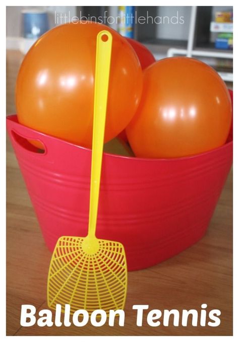 Simple balloon tennis game for a quick energy buster. Balloon tennis makes a great indoor gross motor play idea. Balloons are always a hit with kids. Balloon Tennis, Kaba Motor Becerileri, Teenager Party, Aktiviti Kanak-kanak, Indoor Recess, Gross Motor Activities, Indoor Games, Diy Games, Toddler Fun