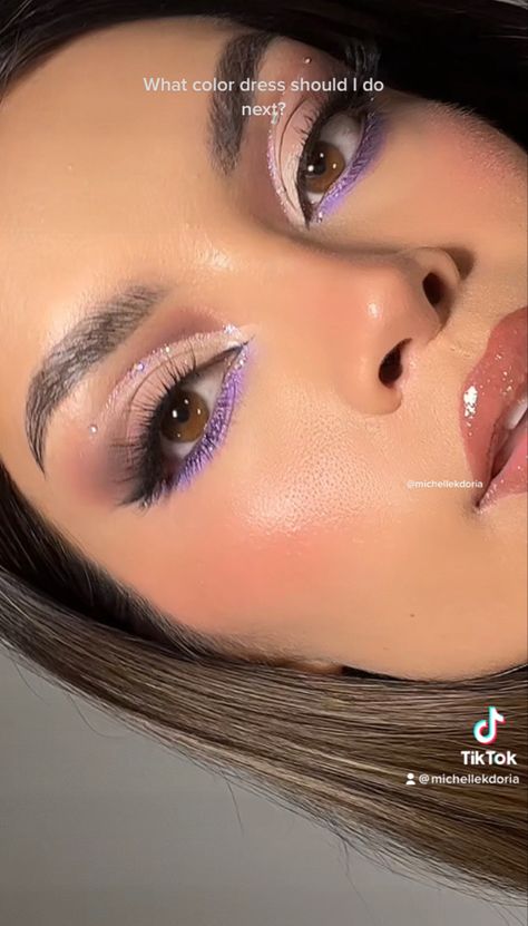 Purple Dress Makeup, Picture Wallpaper Aesthetic, Purple Eyeshadow Makeup, Aesthetic Pictures Wallpaper, Asthetic Picture Wallpaper, Purple Makeup Looks, Concert Makeup, Asthetic Picture, Prom Eye Makeup