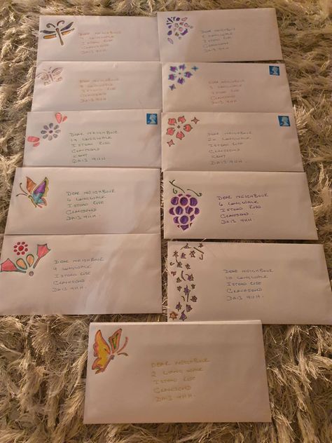 Jw Letter Writing Envelope Art, Letter Envelope Ideas, Things To Put In Letters, Amplop Surat Aesthetic, Love Letter Ideas Creative, Cute Letter Ideas, Ideas Para Cartas Aesthetic, Love Letters Aesthetic Ideas, Carta Aesthetic
