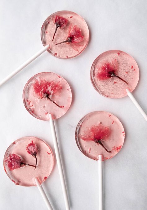 Wedding Lollipops, Natural Red Food Coloring, Cherry Blossom Party, Homemade Lollipops, Lollipop Recipe, Candy Lady, Cherry Blossom Theme, Candy Creations, Spring Baking