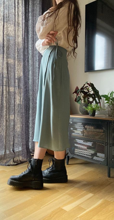 #sewingpatterns,#sewing,#diy,#crafts,#handmade,#fabric,#fashion,#sewingproject,#sewinglove,#sewingaddict Vintage Wrap Skirt Pattern, Homemade Skirts For Women, Easy Wrap Skirt Pattern Sew, Wrap Skirt Midi, Sewing Patterns Upcycling, A Line Skirt Sewing Pattern, A Line Maxi Skirt Pattern, Midi Skirt Free Pattern, How To Sew Wrap Skirt