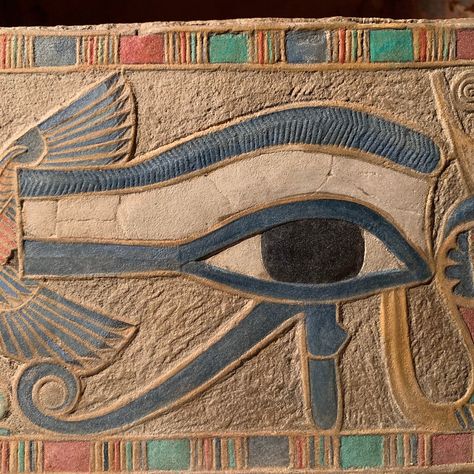 Wall Relief Sculpture, Egyptian Eye Of Horus, Horus Eye, Ancient Egyptian Architecture, Egypt Aesthetic, Starověký Egypt, Egyptian Painting, Wall Relief, Egiptul Antic