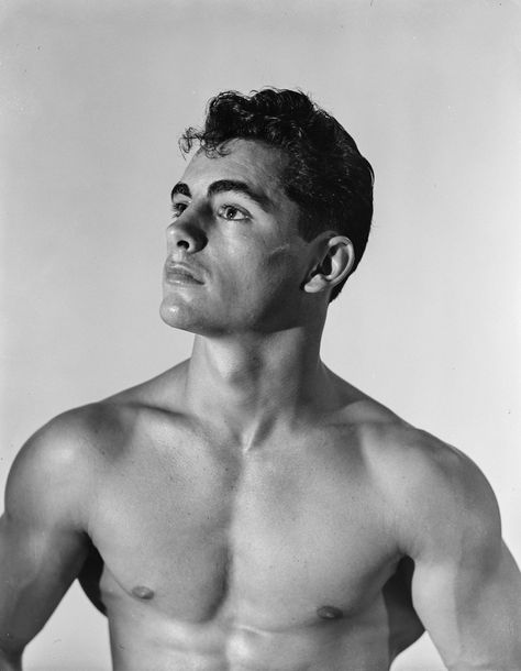 Berenice Abbott, Bob Mizer, Male Art Model, Male Art Photography, Life Drawing Pose, August Sander, Athletic Models, Tom Of Finland, Marcel Proust