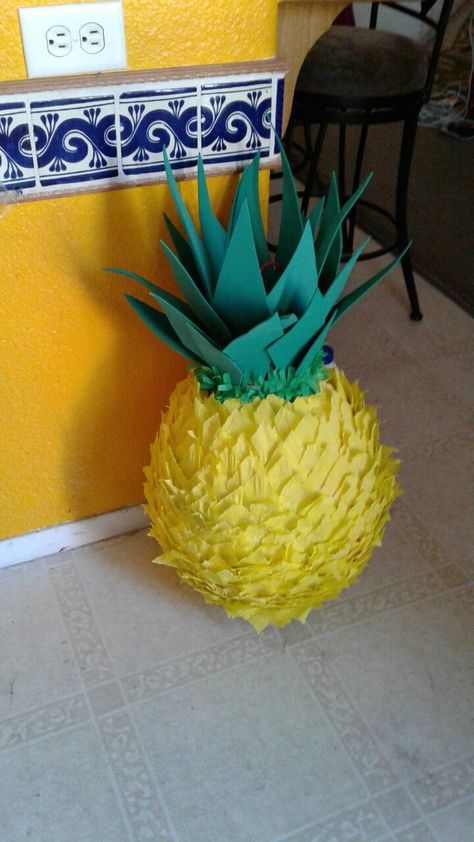 Pineapple Pinata, Kids Luau, 50th Birthday Themes, Pineapple Crafts, Pineapple Birthday Party, Diy Pineapple, Hawaiian Party Theme, Pineapple Theme, Moana Themed Party