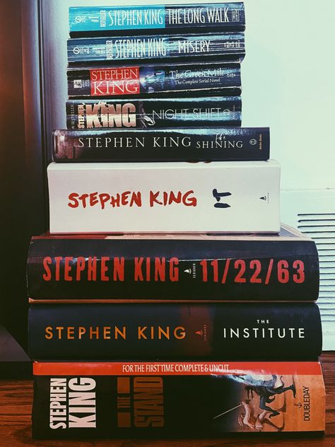 Stephen King Books, Steven King Books Aesthetic, Stephen King Books Aesthetic, Steven King Books, Horror Books Aesthetic, Slasher Aesthetic, Conjuring Film, Steven King, Mythology Books