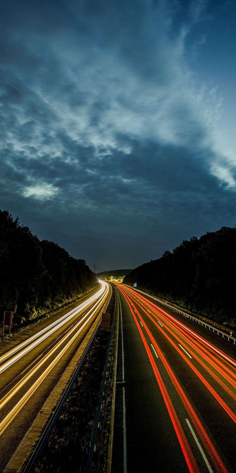 Long Exposure Freeway Road iPhone Wallpaper Motion Photography, Motion Blur Photography, Long Exposure Photos, Motion Wallpapers, Blurred Lights, Blur Photography, Backyard Garden Layout, Backyard Garden Landscape, Long Exposure Photography