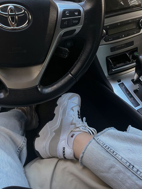 Aesthetics car Own Car Aesthetic, Inside Car Aesthetic, Car Aesthetic Inside, Aesthetic Car Inside, Messy Car, Car Pic, Inside The Car, Car Aesthetic, Dream Lifestyle