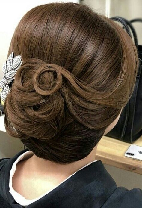 Balayage Brunette Long, Bun Hairstyles For Women, Hair Wedding Updo, Women With Short Hair, Sanggul Modern, Blonde Hair Goals, Grey Hair Color Silver, Gatsby Hair, Slay The Day