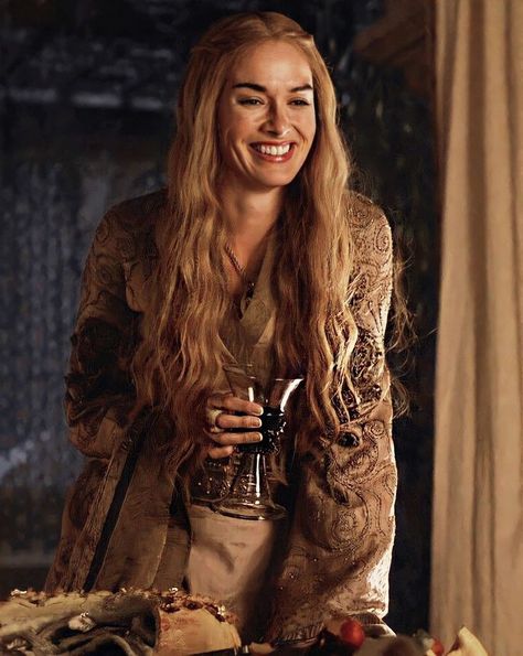 Game Of Thrones Icons, Cercei Lannister, Game Of Thrones Cersei, Queen Cersei, I Am Queen, Game Of Thrones Outfits, Aesthetic Game, Claire Underwood, Cersei And Jaime