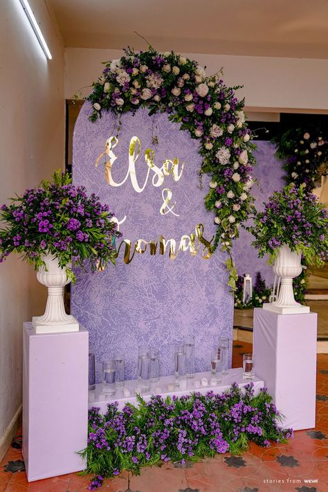 10 Cool Wedding Board Design Ideas!! Board Design Ideas, Wedding Decoration Idea, Hotel Flower Arrangements, Ideas Wedding Decoration, Small Wedding Decor, Decoration Ideas Wedding, Engagement Stage Decoration, Outdoor Tent Wedding, Reception Stage Decor