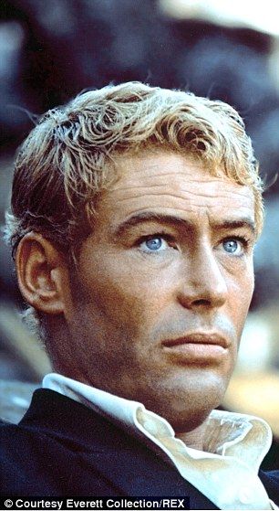 Peter O'Toole dies at the age of 81 Peter O Toole, Peter O'toole, Septième Art, Hollywood Men, Actrices Hollywood, Hollywood Legends, People Magazine, British Actors, Jolie Photo
