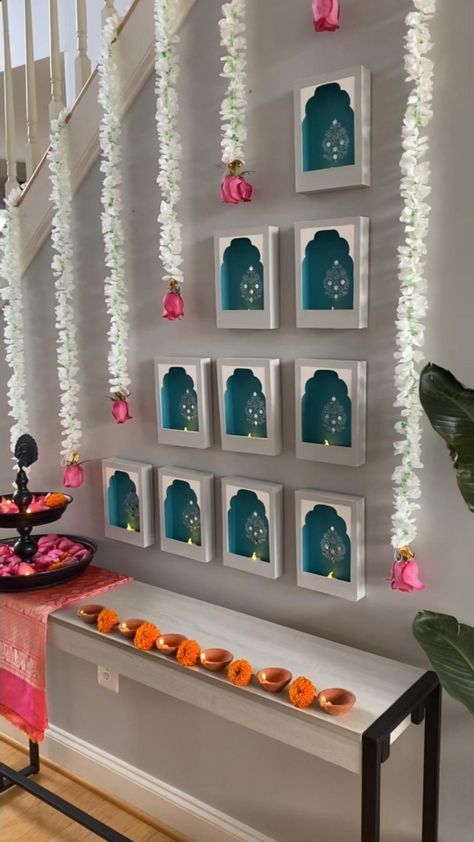 DIY Jarokha Boxes Upcycling, Craft Ideas For Home Decoration, Cheap Craft Ideas, Craft Ideas For Home, Diwali Decoration Ideas, Ganpati Decoration At Home, Diwali Decorations At Home, Diwali Decoration Items, Ganpati Decoration Design