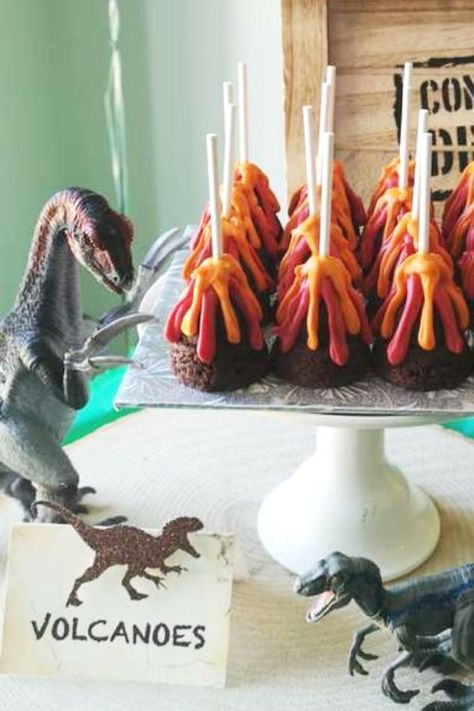 Dino Food Party Ideas, Dino Appetizers, Jurassic Park Theme Party Food, Unique Dinosaur Party Ideas, Dinosaur Party Drink Ideas, Dinosaur Farm Party, Dinosaur Ice Cream Party, Dinasour Dessert Ideas, Prehistoric Party Food