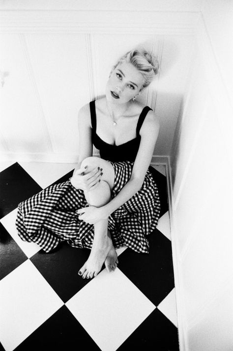 Pin Up, Amber Heard, Fashion Photography, Floor Photoshoot, Black Person, Pin Up Style, Up Girl, Beautiful People, Amber
