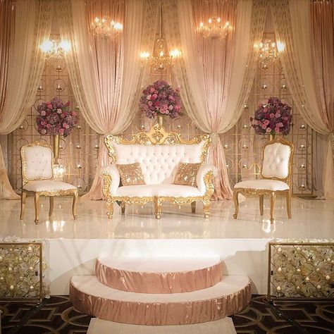 Sheila Burki Designs on Instagram: “Congrats to Umar & Asha!  #sheilaburkidesigns #indianreception #houstonweddings #mendhi #luxuryweddings #maharaniweddings #weddingdecor…” #Sheila #Burki #Designs #Instagram: #“Congrats #Umar #Asha! ##sheilaburkidesigns ##indianreception ##houstonweddings ##mendhi ##luxuryweddings ##maharaniweddings ##weddingdecor…” Indian Wedding Receptions, Reception Stage Decor, Indian Reception, Wedding Stage Backdrop, Wedding Stage Decor, Wedding Hall Decorations, Reception Backdrop, Funny Wedding Invitations, Wedding Reception Backdrop