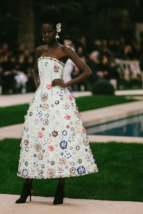Chanel SS19 Couture Paris Karl Lagerfeld Adut Akech Two Piece Chanel Outfit, Couture, Karl Lagerfeld Couture, Karl Lagerfeld Gown, Karl Lagerfeld Haute Couture, Chanel By Karl Lagerfeld, Karl Lagerfeld Iconic Designs, Karl Lagerfeld Aesthetic, Adut Akech Runway